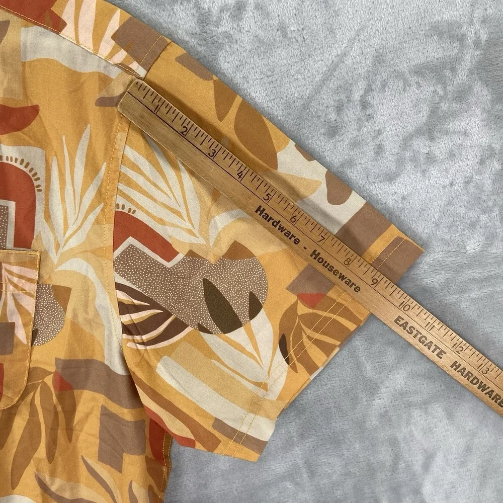 Howler Bros Shirt Mens Large Button Down Short Sleeve Geometric Abstract AOP
